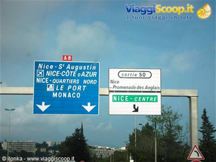 A8 motorway signs directing to Nice city center and Monaco