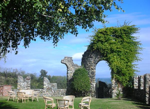 garden in front of the castle