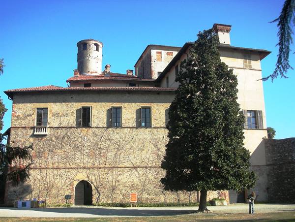 castle front