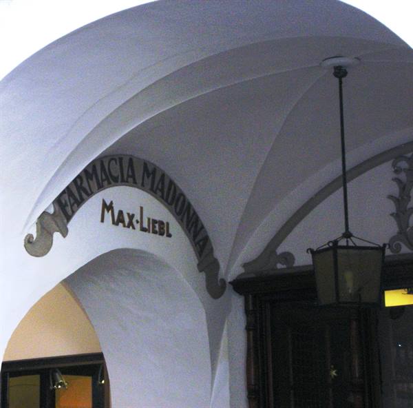oldest pharmacy in Italy