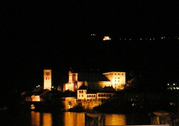 island of S. Giulio at night from Orta