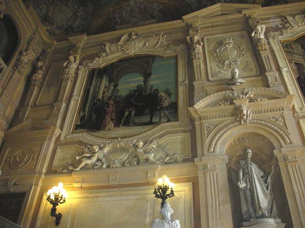 interior staircase to the royal palace, frescoes