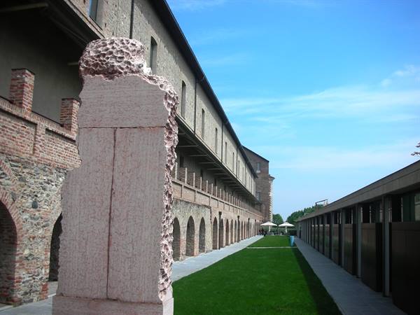 inner garden with restaurant on the right