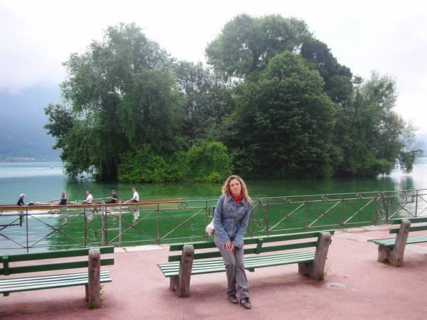 me along the lake with islet
