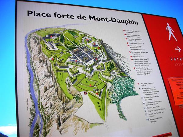 mont dauphin map