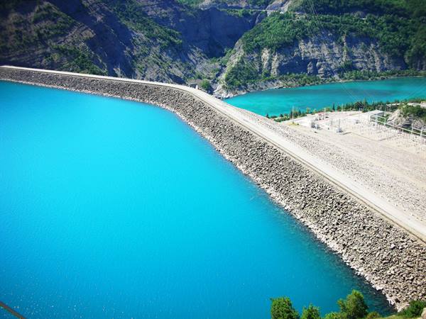 dam of the lake