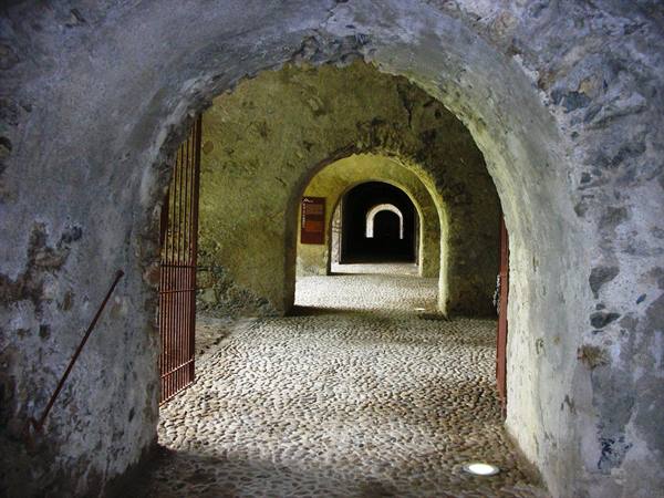 internal galleries