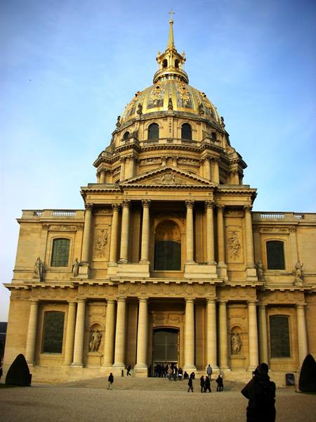 the cathedral where Napoleon's tomb is kept