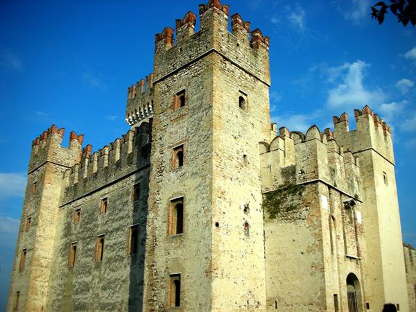 sirmione castle