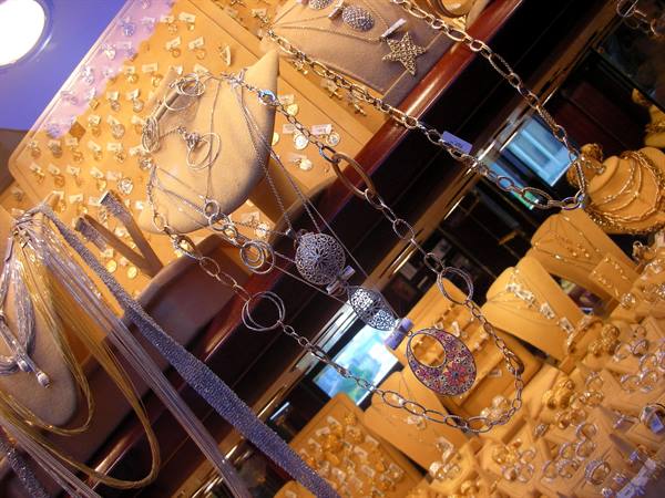jewellery shop on ponte vecchio 