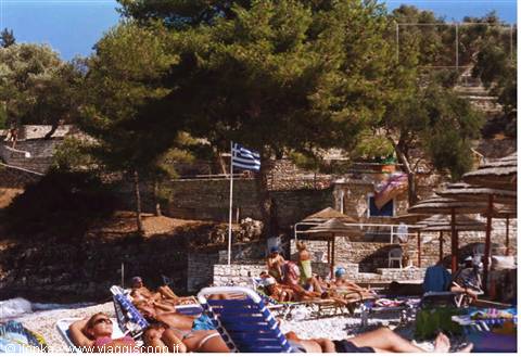 organised beach of the campsite near gaios.