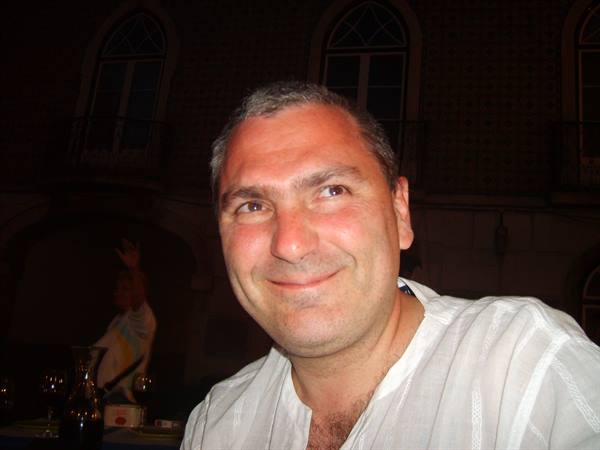 Paolo listens to the fado