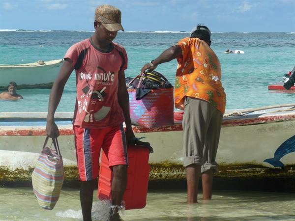 Belle Mare - Return from fishing