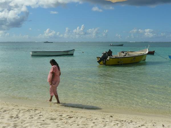 Belle Mare - Walk 