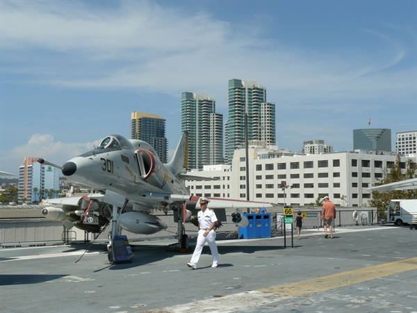San Diego - US Midway Museum