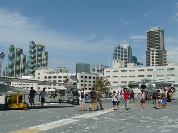 San Diego - US Midway Museum