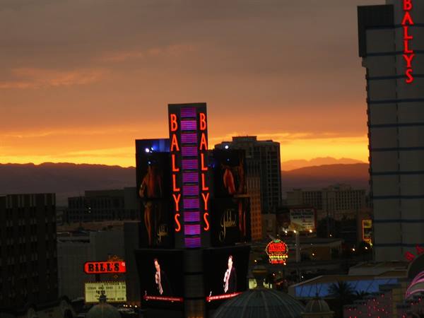 Dawn over the desert
