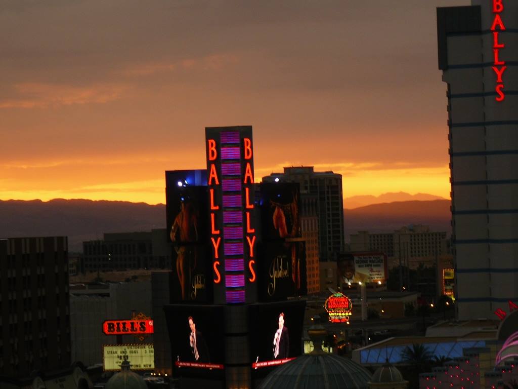 Dawn over the desert