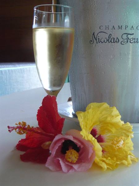 Le Meridien Bora Bora - The welcome champagne in the room