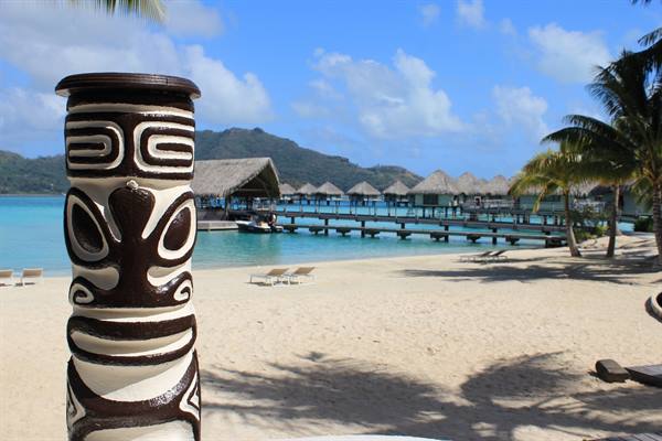 Le Meridien Bora Bora - On the beach