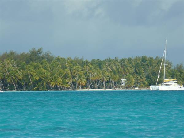By boat in the lagoon 