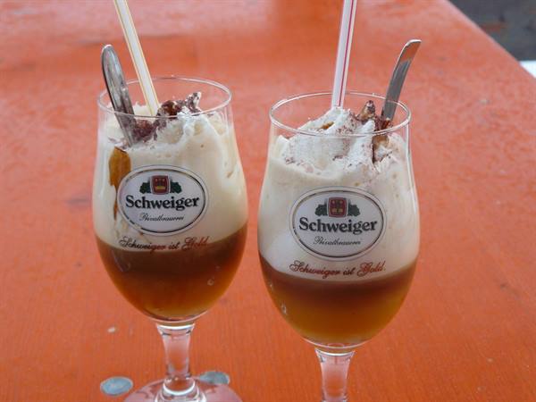 A toast with Bombardino!