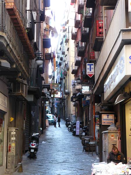 Alleys near Via Toledo