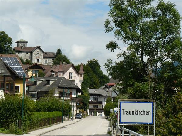 On the road - Traunkirchen