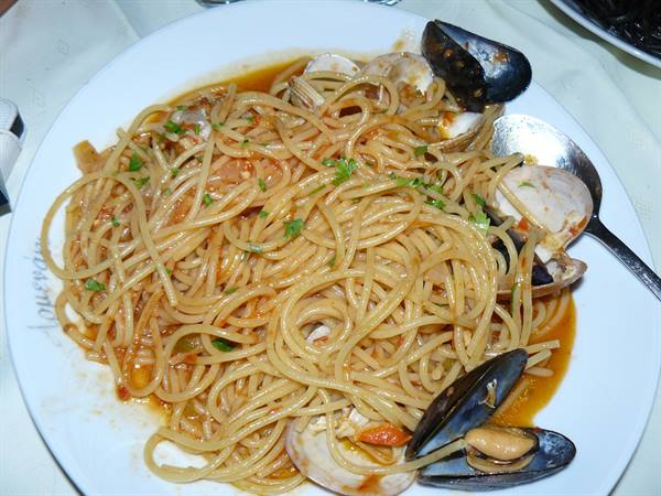 Pollonia -Dinner at Armenaki