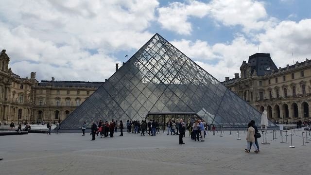 Louvre