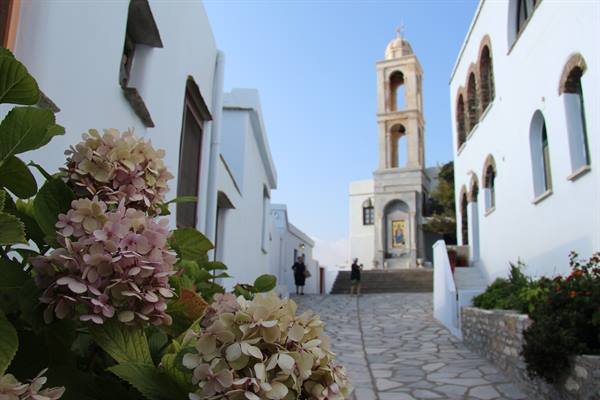 Monastiri - The convent on Mount Kechrovouni