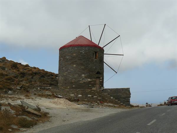 On the roads of Tinos - Isternia