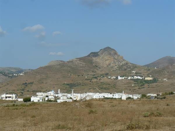 On the roads of Tinos 