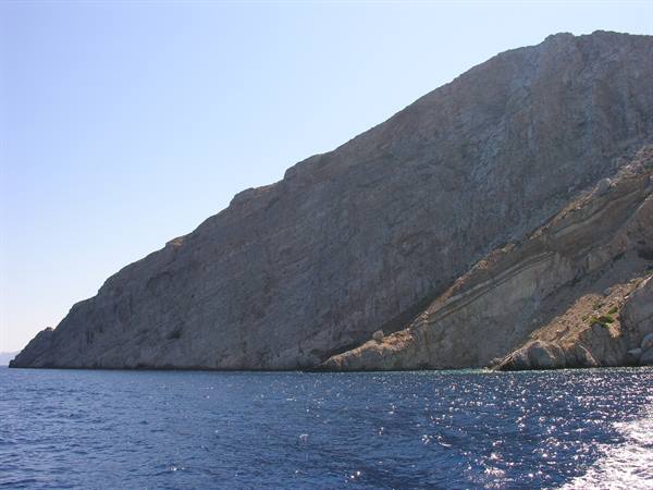 By boat around the Island