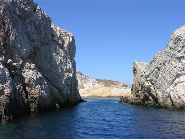 By boat around the Island