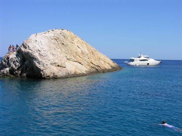 Katergo Bay