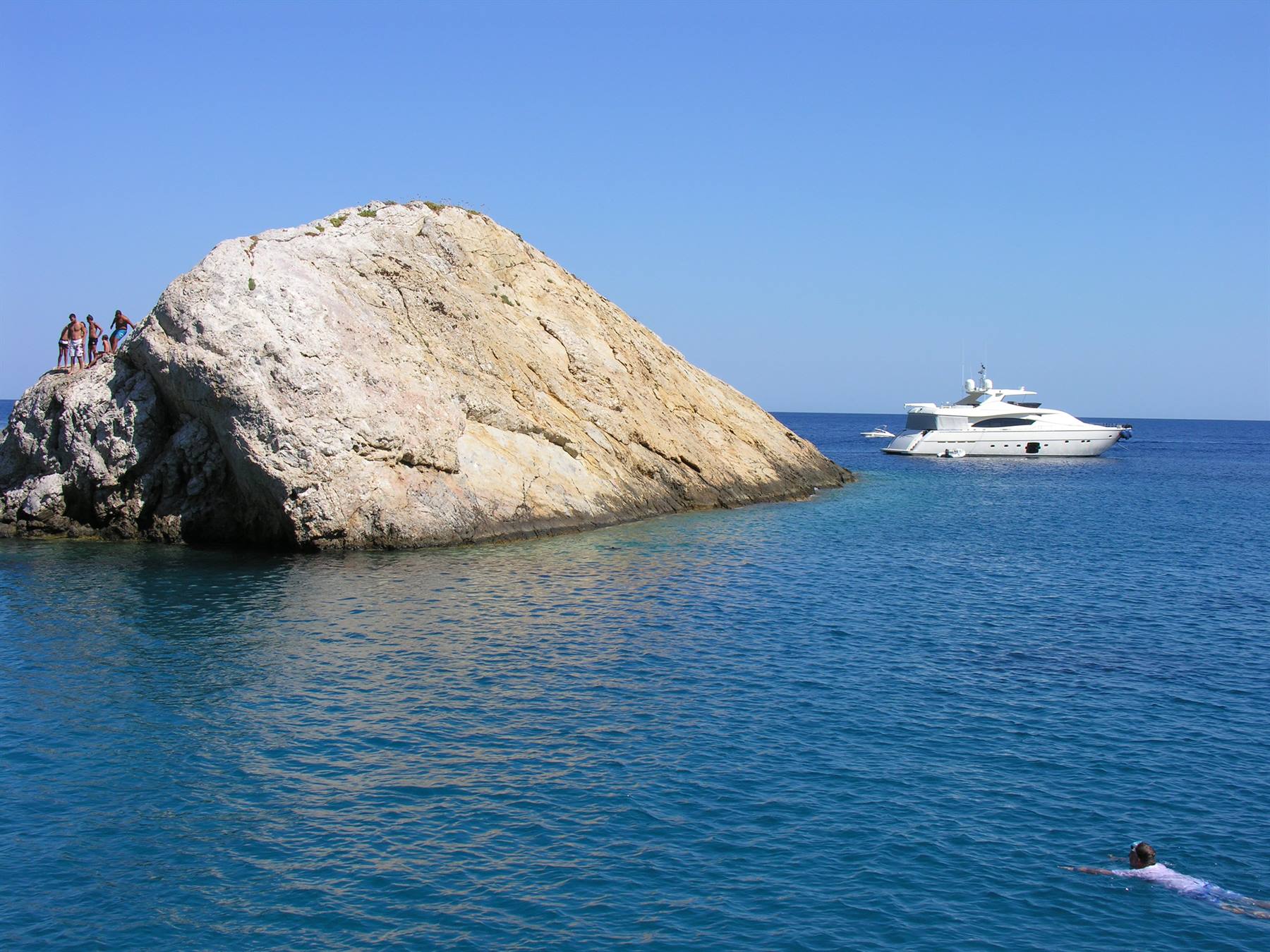 Katergo Bay