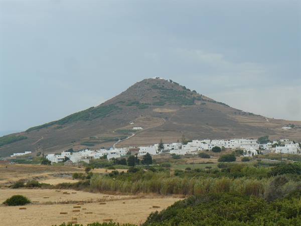 On the roads of Paros-Marpissa