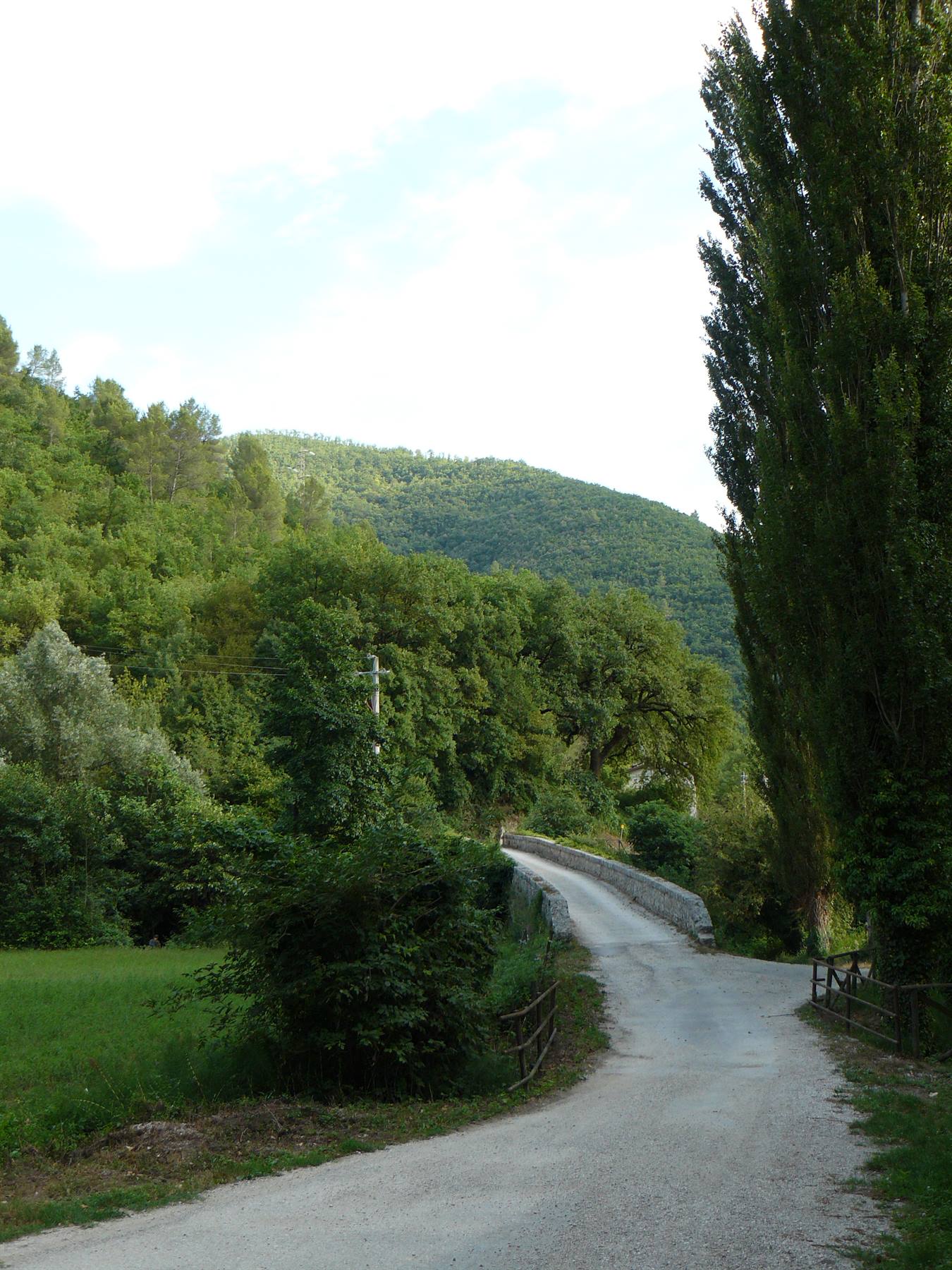Ponticello sul fiume Nera