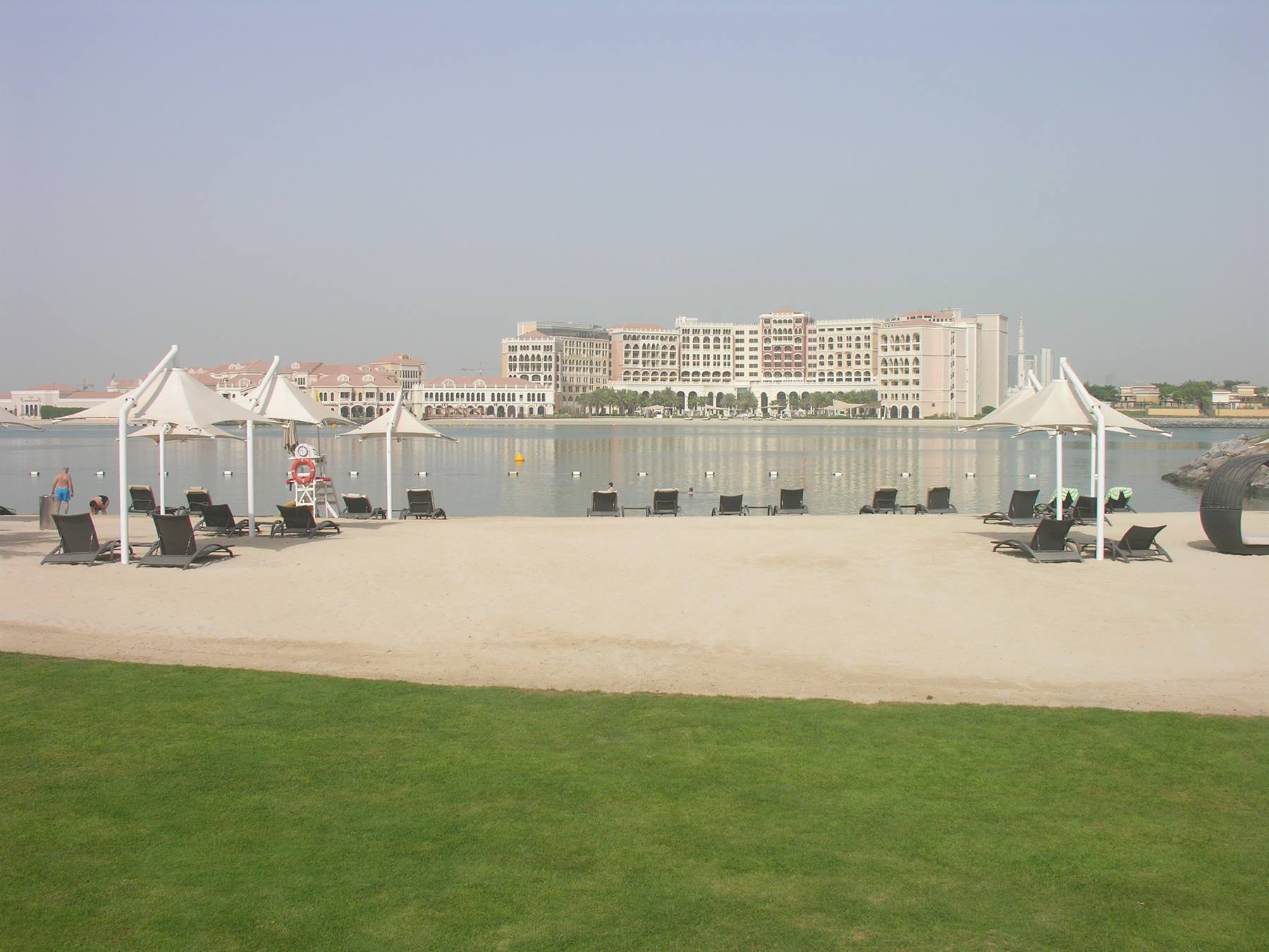 Traders Hotel Qariat al Beri