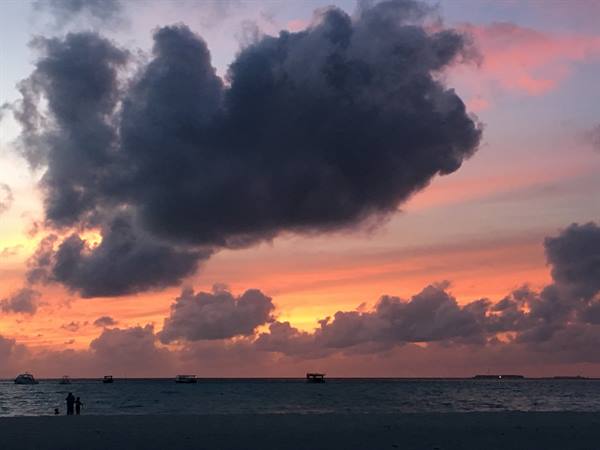 Sunset Bar...bye bye Rihiveli