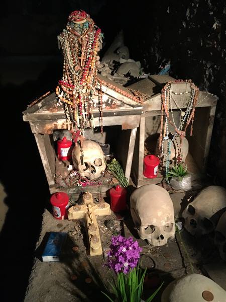 Cimitero delle Fontanelle - A' Capa che suda