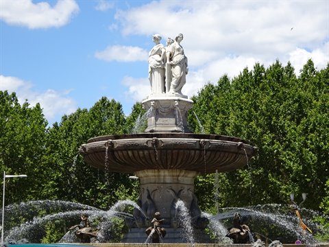 Fontaine de la Rotonde in Aix-en-Provence, marble statues and water jets