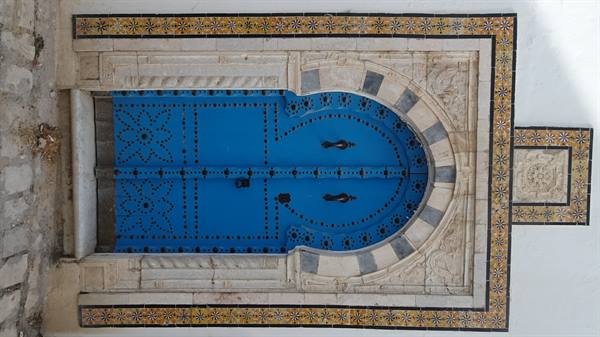 The blue door of Sidi Bou Said: a colour that stays in your heart.