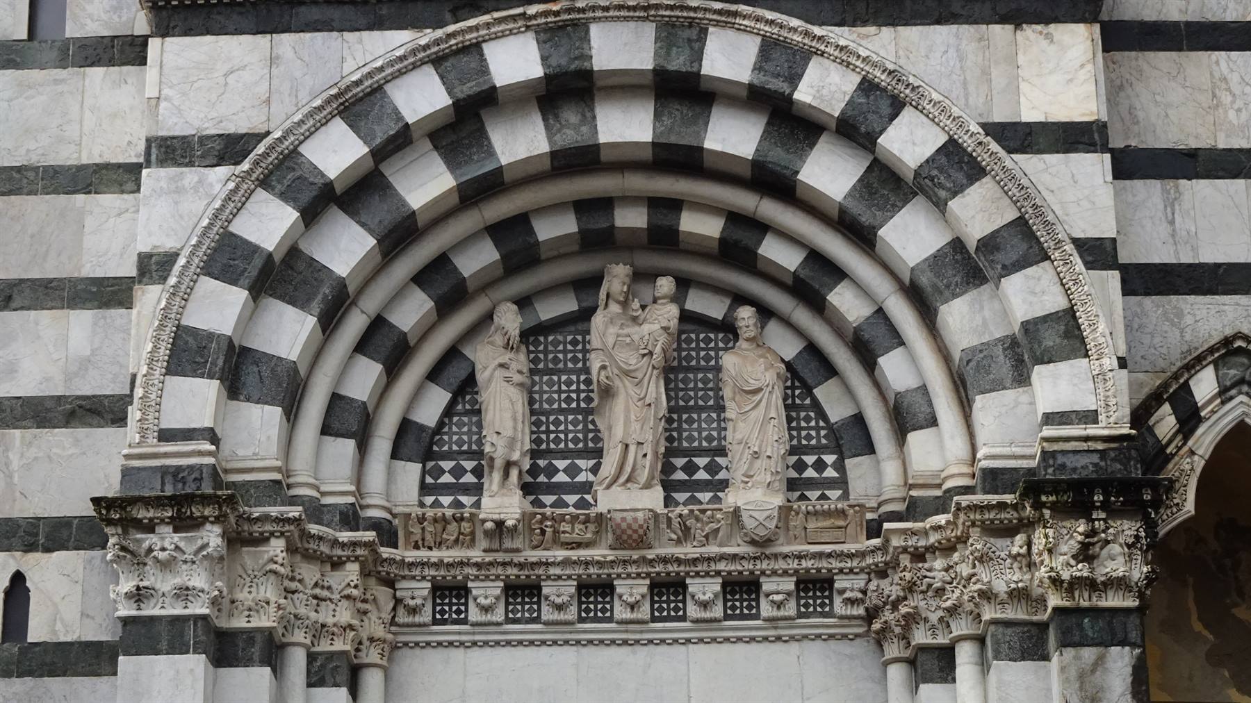 Pistoia - Particolare del Battistero di San Giovanni
