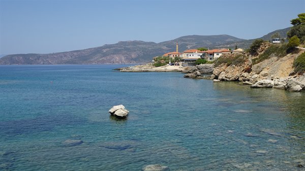 Turquoise waters and houses in the sun: Greece has stolen our hearts.