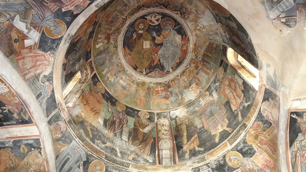 Under the frescoed dome, time has stood still: ancient wonder.