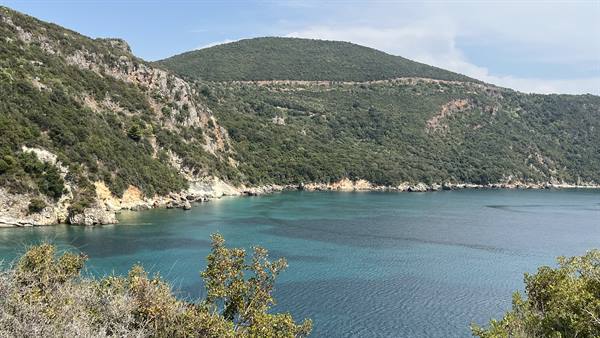 Today the sea gave us this embrace of stone and turquoise.