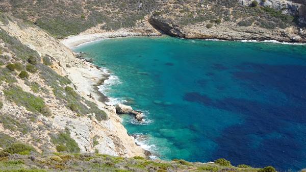 A small hidden cove, that turquoise water stole my heart.