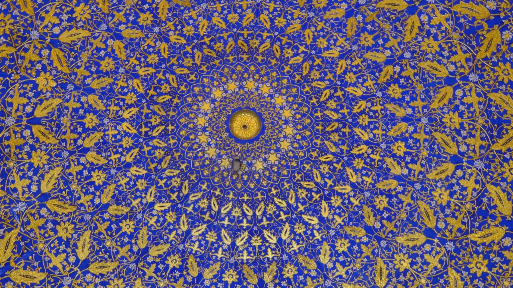 Cupola decorata con affreschi oro e blu, medersa di Samarcanda